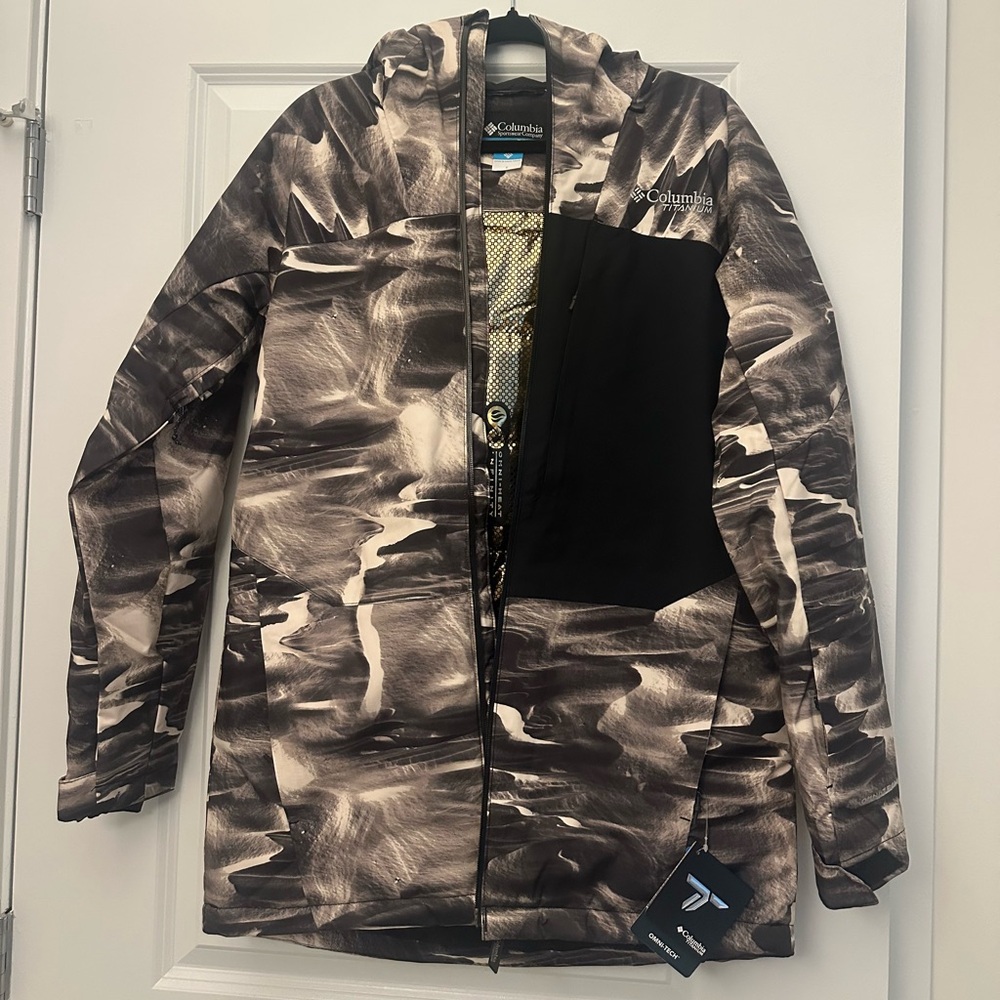 NWT Columbia Mens Winter District Ski Jacket - Size Small